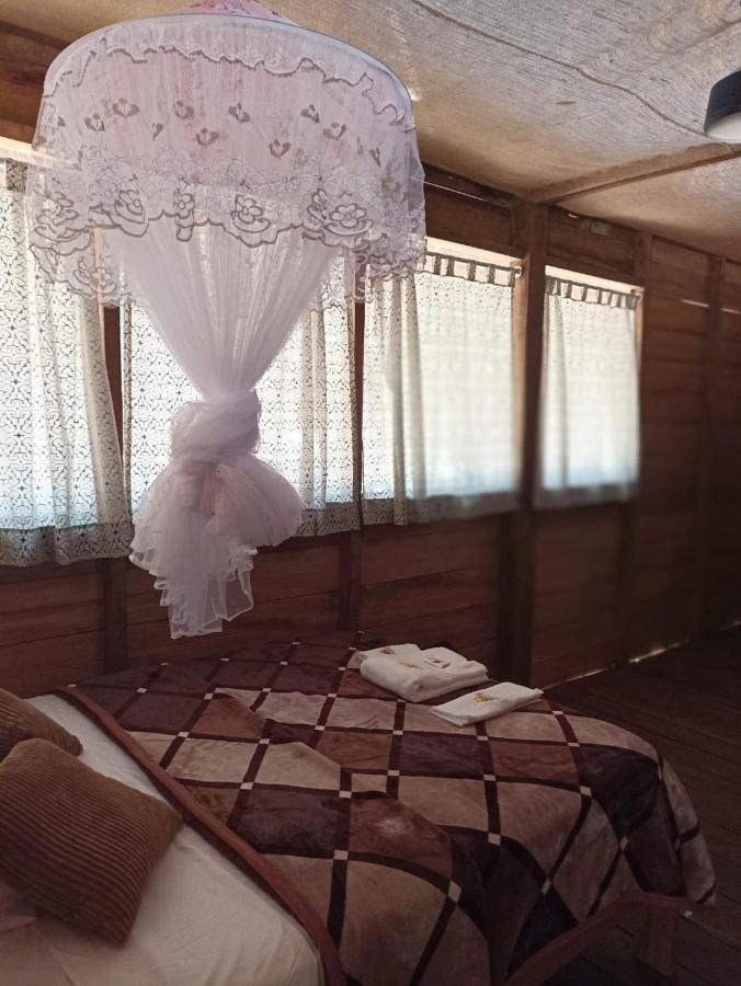 Pampa Hermosa Lake Resort プエルト・マルドナード エクステリア 写真